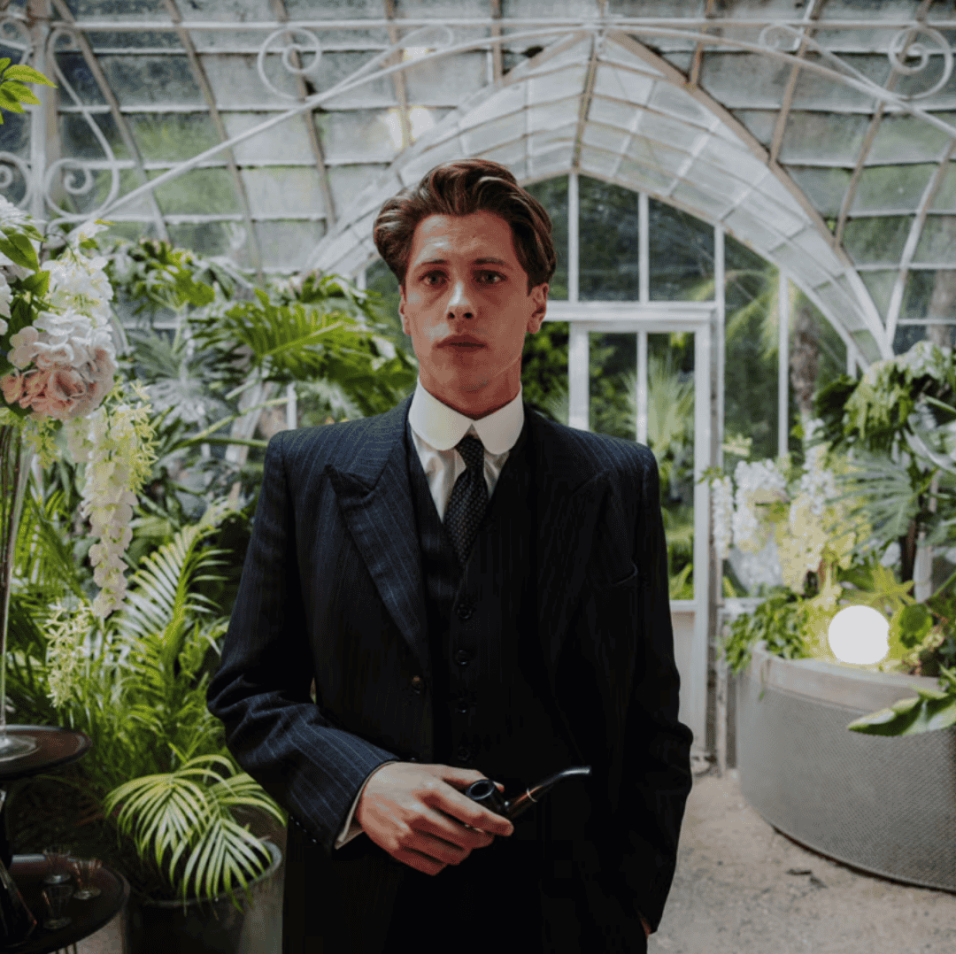 Lead actor Pierre Gervais as René Magritte - (c) Panenka / Ilias Van Bambost