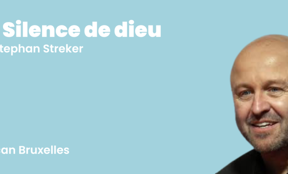 Fond bleu ciel avec l’écriture blanche